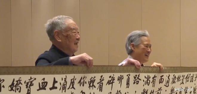 并再次庆祝70岁生日还拿着扇子给蛋糕扇风麻将胡了2模拟器试玩诗琳通公主访问故宫(图5)