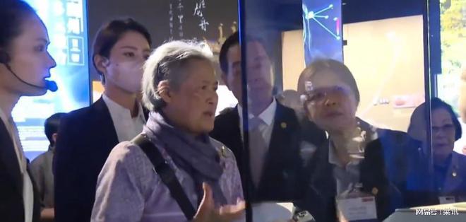 并再次庆祝70岁生日还拿着扇子给蛋糕扇风麻将胡了2模拟器试玩诗琳通公主访问故宫(图9)